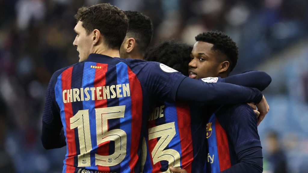 Barcelona khởi đầu như mơ