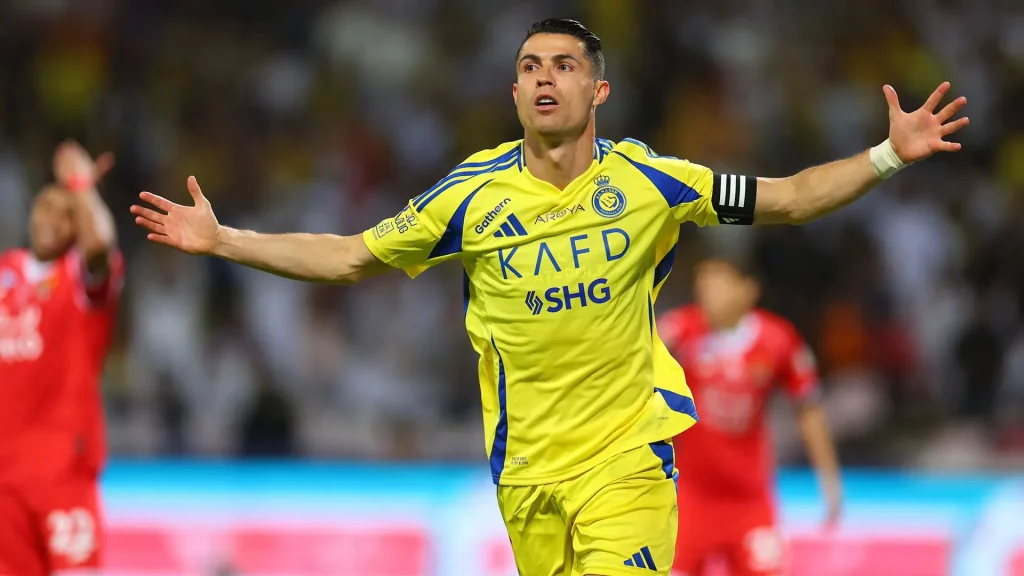 Ronaldo vẫn còn thiếu 67 bàn để đạt tới mốc lịch sử